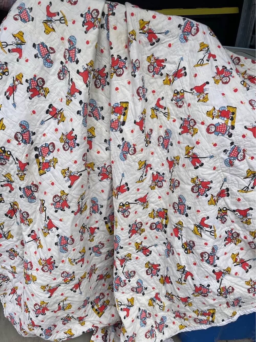 Vintage Raggedy Ann Andy Apple Farm Quilted Blanket